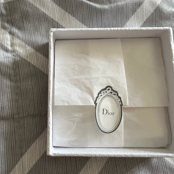 Rose gold Dior earrings - Picture 5 of 5